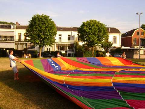 Woerden opbouw luchtballon