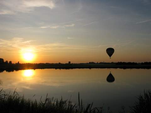 zonsondergang_met_luchtballon