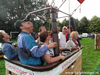 Klaar vioor vertrek met Luchtballon in Gouwebos te Waddinxveen