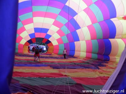 360 graden rond foto maken in opgeblazen luchtballon in Vondelpark te Papendrecht