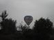 Ballonvaarten boven zuid-holland. De ene luchtballon ziet de andere