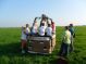 Uitleg van de piloot voor de ballonvaarten vanuit Stolwijk naar Lopik, Groene Hart te Zuid Holland