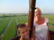 Passagiers genieten van het geweldige uitzicht over de Lopikerwaard, Groene Hart in Zuid Holland