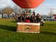 Luchtballon PH-DLB hangt boven Gorinchem om uiteindelijk in Leerdam te landen. Ballonvaarten in Zuid-Holland, Groene Hart, is de specialiteit van de Luchtreiziger Ballonvaarten uit Vlaardingen.
