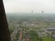 Ballonvaart vanaf oudewater, Snelrewaard over Woerden naar het Woerdens Verlaat. Luchtballon wordt handmatig op parkeerplaats geduwd voor de berging.