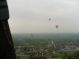 Ballonvaart vanaf oudewater, Snelrewaard over Woerden naar het Woerdens Verlaat. Luchtballon wordt handmatig op parkeerplaats geduwd voor de berging.