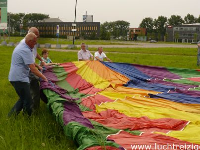 Prachtige ballonvaart vanuit Dordrecht over de moerdijk en de moerdijkbrug naar Brabant, Oudenbosch. Passagiers hebben genoten van deze ballonvaart en zijn uiteindelijk in de adelstand verheven.