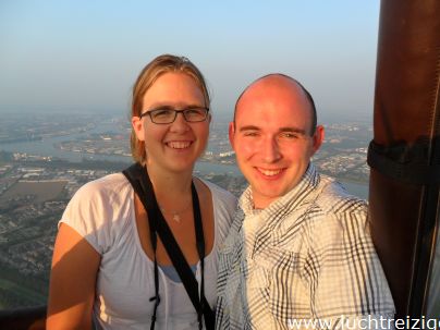 Ballonvaart over de Hoeksche Waard, Van Dordrecht, over gravendeel, Klaas1 Strijen en Zuid-Beijerland. De Hoekse Waard in zijn volle glorie aanschouwen vanuit de luchtballon.