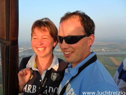 Ballonvaart over de Hoeksche Waard, Van Dordrecht, over gravendeel, Klaas1 Strijen en Zuid-Beijerland. De Hoekse Waard in zijn volle glorie aanschouwen vanuit de luchtballon.