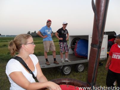 Ballonvaart over de Hoeksche Waard, Van Dordrecht, over gravendeel, Klaas1 Strijen en Zuid-Beijerland. De Hoekse Waard in zijn volle glorie aanschouwen vanuit de luchtballon.