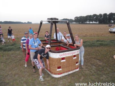 Ballonvaart over de Hoeksche Waard, Van Dordrecht, over gravendeel, Klaas1 Strijen en Zuid-Beijerland. De Hoekse Waard in zijn volle glorie aanschouwen vanuit de luchtballon.