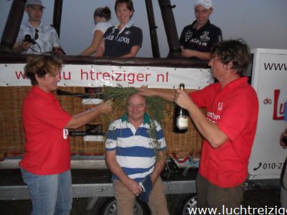 Ballonvaart over de Hoeksche Waard, Van Dordrecht, over gravendeel, Klaas1 Strijen en Zuid-Beijerland. De Hoekse Waard in zijn volle glorie aanschouwen vanuit de luchtballon.