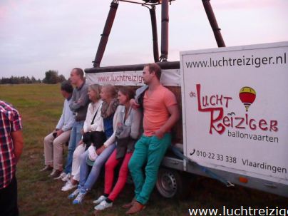 Familie ballonvaart van Cabauw (zuid-Holland) via Oudewater en Linschoten naar Woerden. Prachtige tocht met PH-DLB luchtballon.