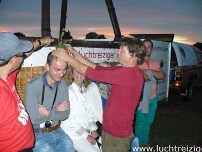 Familie ballonvaart van Cabauw (zuid-Holland) via Oudewater en Linschoten naar Woerden. Prachtige tocht met PH-DLB luchtballon.