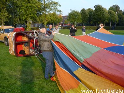 Ballonvaart van Papendrecht over 's Gravendeel en de Hoeksche Waard (Hoekse Waard) via Heinenoord naar Oud Beijerland. We voerden vlak onder Rotterdam. Prachtige ballonvaart