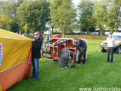 Ballonvaart van Papendrecht over 's Gravendeel en de Hoeksche Waard (Hoekse Waard) via Heinenoord naar Oud Beijerland. We voerden vlak onder Rotterdam. Prachtige ballonvaart