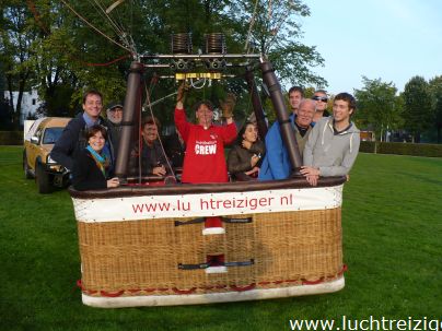 Ballonvaart van Papendrecht over 's Gravendeel en de Hoeksche Waard (Hoekse Waard) via Heinenoord naar Oud Beijerland. We voerden vlak onder Rotterdam. Prachtige ballonvaart