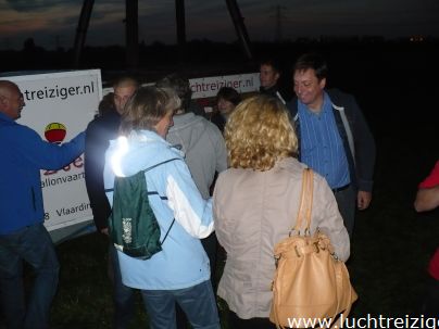 Ballonvaart van Papendrecht over 's Gravendeel en de Hoeksche Waard (Hoekse Waard) via Heinenoord naar Oud Beijerland. We voerden vlak onder Rotterdam. Prachtige ballonvaart